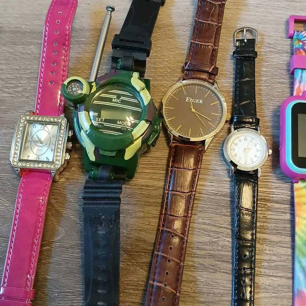 Huge Watch Lot of 35+ Mixed Brands Vintage & Modern Parts/Repair Untested-Box E